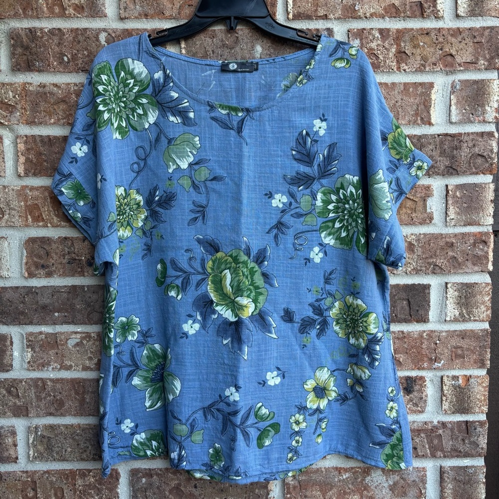 M made in Italy Blue floral  Top